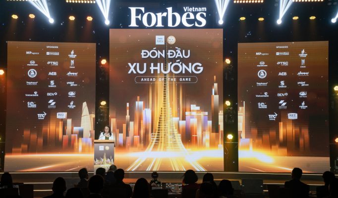 Diem nhan tai Dien dan Kinh doanh Forbes 2024